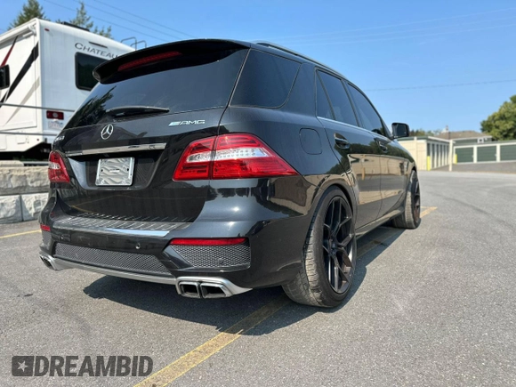 2013 Mercedes-Benz M ML 63 AMG with VIN 4JGDA7EB5DA138680, listed as a Copart auction lot 71911724 with 138,526 mi miles and Clean Title. Bid and sale history available at carsss.com. Image 3.