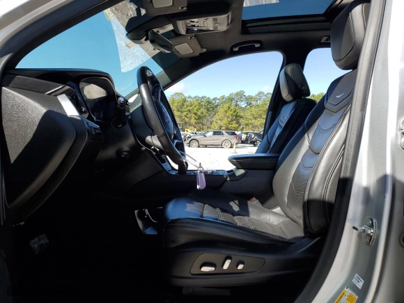 2020 Cadillac XT6 FWD Premium Luxury with VIN 1GYKPERSXLZ218589, listed as a Copart auction lot 46632615 with 57,876 mi miles and Clean Title. Bid and sale history available at carsss.com. Image 7.