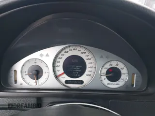 2007 Mercedes-Benz CLK 5.5L with VIN WDBTK72F37F222068, listed as a IAAI auction lot 42124732 with 169,442 mi miles. Bid and sale history available at carsss.com. Image 7.