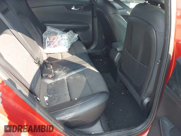 2021 Kia Forte GT-Line с VIN 3KPF34AD5ME400322, выставлен на аукционе IAAI как лот 42424425 с пробегом 114 654 миль миль и . История ставок и продаж доступна на DreamBid. Изображение 8.