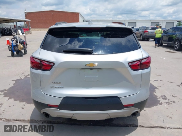 2019 Chevrolet Blazer z VIN 3GNKBBRA3KS698858, wystawiony jako IAAI lot #42270478 z przebiegiem 99 461 mil mil oraz . Historia ofert i sprzedaży dostępna na DreamBid. Obrazek 17.