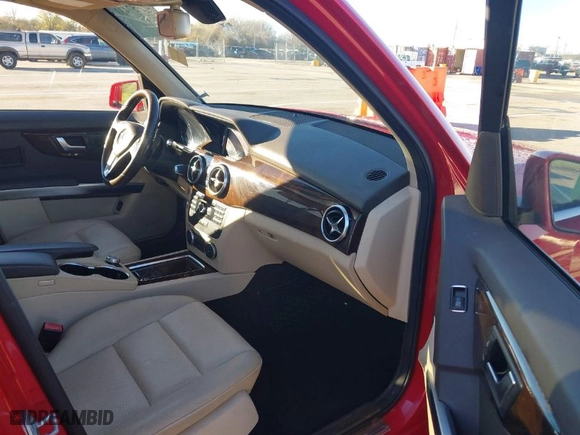 2014 Mercedes-Benz GLK-Class GLK 350 with VIN WDCGG8JB6EG283084, listed as a IAAI auction lot 40857431 with 226,631 mi miles. Bid and sale history available at carsss.com. Image 5.