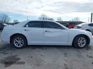 2015 Chrysler 300 Limited with VIN 2C3CCAAG8FH781252, listed as a IAAI auction lot 41138887 with 115,116 mi miles. Bid and sale history available at carsss.com. Image 12.