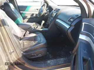 2016 Ford Explorer XLT with VIN 1FM5K7D80GGA43226, listed as a IAAI auction lot 41624298 with 173,649 mi miles. Bid and sale history available at carsss.com. Image 5.