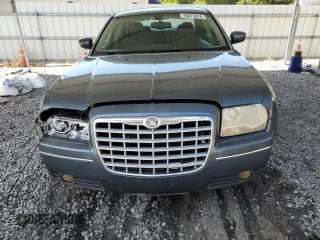 2005 Chrysler 300 Touring z VIN 2C3JA53G65H574021, wystawiony jako Copart lot #70073414 z przebiegiem 291 219 mil mil oraz Szkoda całkowita • Salvage title. Historia ofert i sprzedaży dostępna na DreamBid. Obrazek 5.