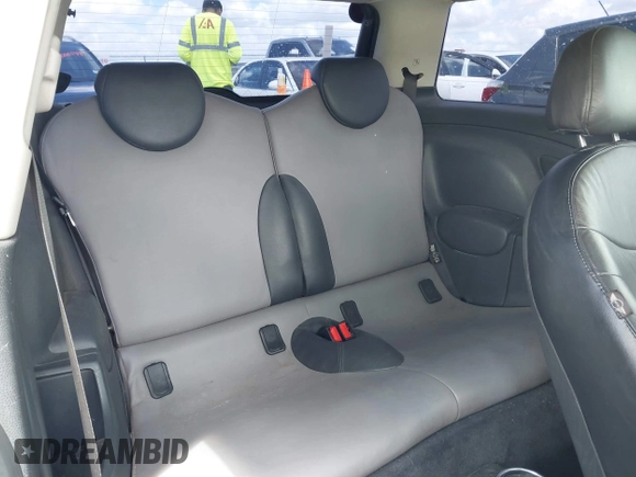 2005 MINI Hardtop S with VIN WMWRE33465TD95560, listed as a IAAI auction lot 42609791 with 133,997 mi miles and . Bid and sale history available at DreamBid. Image 8.