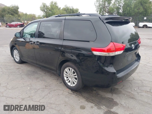 2013 Toyota Sienna XLE AAS с VIN 5TDYK3DC5DS386789, выставлен на аукционе IAAI как лот 42164870 с пробегом 171 786 миль миль и . История ставок и продаж доступна на DreamBid. Изображение 3.