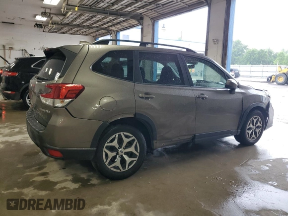 2020 Subaru Forester Premium with VIN JF2SKAJC3LH427908, listed as a Copart auction lot 61775115 with 60,489 mi miles and Salvage title. Bid and sale history available at DreamBid. Image 3.