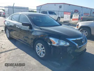 2015 Nissan Altima 2.5 SL with VIN 1N4AL3AP7FC100103, listed as a IAAI auction lot 41995038 with 104,519 mi miles. Bid and sale history available at carsss.com. Image 1.