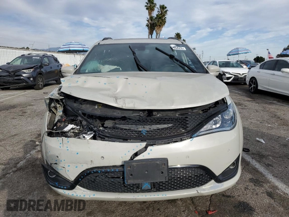 2020 Chrysler Pacifica Limited z VIN 2C4RC1GG1LR267164, wystawiony jako Copart lot #46910425 z przebiegiem 101 806 mil mil oraz Szkoda całkowita • Salvage title. Historia ofert i sprzedaży dostępna na DreamBid. Obrazek 5.
