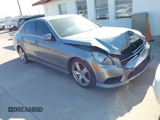 2010 Mercedes-Benz E-Class E 350 Luxury with VIN WDDHF5GBXAA200293, listed as a IAAI auction lot 41902272 with 137,974 mi miles. Bid and sale history available at carsss.com. Image 1.