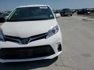 2019 Toyota Sienna LE Auto Access Seat with VIN 5TDKZ3DC4KS993734, listed as a Copart auction lot 53458405 with 6,957 mi miles and Salvage Title. Bid and sale history available at DreamBid. Image 12.