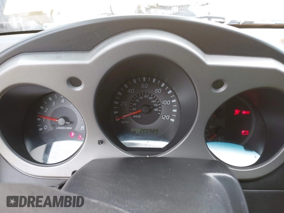 2002 Nissan Xterra SE SC with VIN 5N1MD28T92C506634, listed as a IAAI auction lot 41588684 with 200,989 mi miles. Bid and sale history available at carsss.com. Image 7.