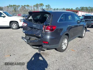 2019 Kia Sorento LX with VIN 5XYPGDA3XKG436510, listed as a IAAI auction lot 41010237 with 123,368 mi miles and . Bid and sale history available at carsss.com. Image 4.