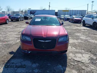 2019 Chrysler 300 with VIN 2C3CCAGG0KH586117, listed as a IAAI auction lot 41923456 with 86,174 mi miles. Bid and sale history available at carsss.com. Image 12.