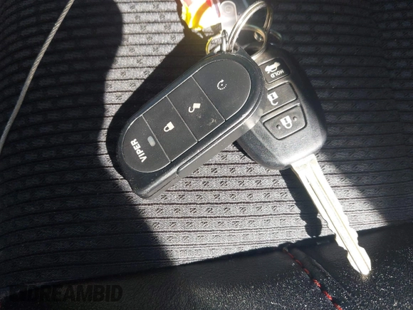 2017 Toyota Camry XLE z VIN 4T1BF1FKXHU389171, wystawiony jako IAAI lot #42202286 z przebiegiem 104 024 mil mil oraz . Historia ofert i sprzedaży dostępna na DreamBid. Obrazek 11.