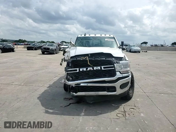 2020 Ram 2500 Tradesman z VIN 3C6UR5HLXLG250095, wystawiony jako Copart lot #54926235 z przebiegiem 197 992 mil mil oraz Nie do naprawy • Non repairable. Historia ofert i sprzedaży dostępna na DreamBid. Obrazek 13.