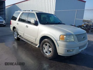 2005 Ford Expedition Limited with VIN 1FMFU19555LA31748, listed as a IAAI auction lot 41517808 with 256,983 mi miles. Bid and sale history available at carsss.com. Image 1.