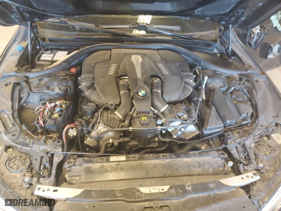 2018 BMW 7 Series 750i xDrive with VIN WBA7F2C52JB238158, listed as a Copart auction lot 76392134 with 0 mi miles and Salvage Title. Bid and sale history available at carsss.com. Image 11.