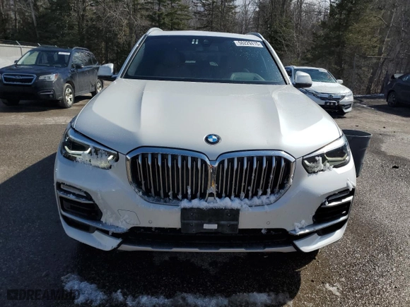 2021 BMW X5 xDrive40i with VIN 5UXCR6C07M9H39807, listed as a Copart auction lot 50229415 with 84,031 mi miles and Clean Title. Bid and sale history available at carsss.com. Image 5.