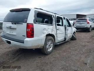 2010 Chevrolet Suburban LT with VIN 1GNUKJE39AR277383, listed as a IAAI auction lot 40800222 with 152,160 mi miles. Bid and sale history available at carsss.com. Image 4.