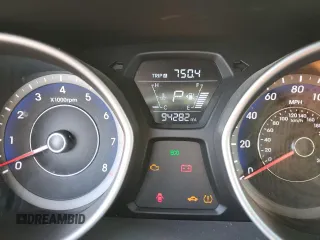 2014 Hyundai Elantra z VIN KMHDH6AH3EU026928, wystawiony jako Copart lot #49535485 z przebiegiem 94 282 mil mil oraz Tytuł czysty. Historia ofert i sprzedaży dostępna na DreamBid. Obrazek 9.