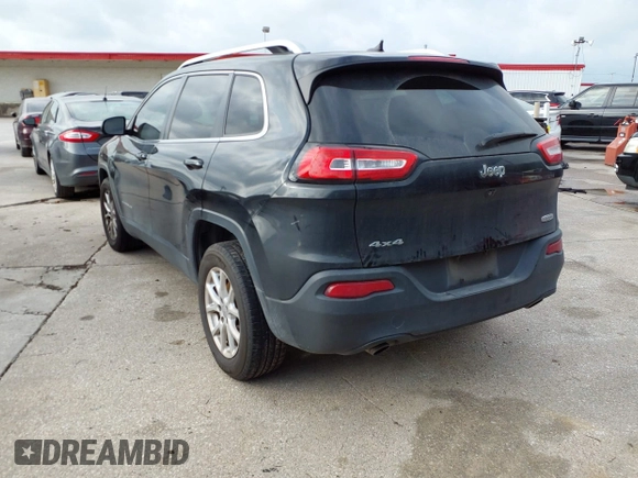 2014 Jeep Cherokee Latitude with VIN 1C4PJMCS5EW294743, listed as a IAAI auction lot 42098992 with 185,814 mi miles. Bid and sale history available at carsss.com. Image 3.