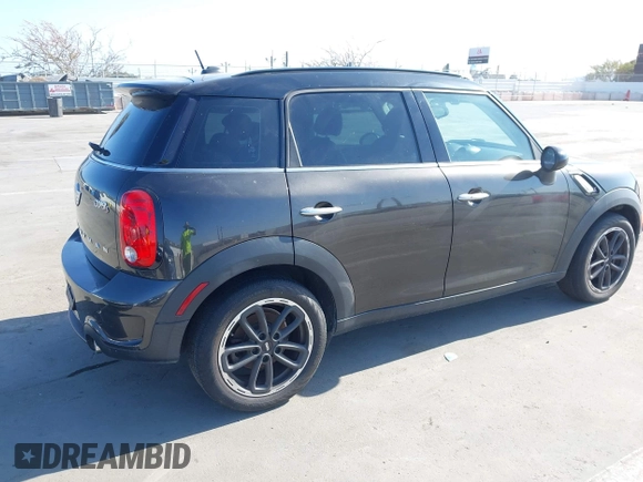 2015 MINI Countryman S z VIN WMWZC3C55FWT01471, wystawiony jako IAAI lot #42315283 z przebiegiem 93 206 mil mil oraz . Historia ofert i sprzedaży dostępna na DreamBid. Obrazek 4.