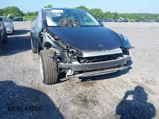2024 Tesla Model Y с VIN 7SAYGDED7RF011175, выставлен на аукционе IAAI как лот 41366276 с пробегом 9 317 миль миль и . История ставок и продаж доступна на DreamBid. Изображение 6.