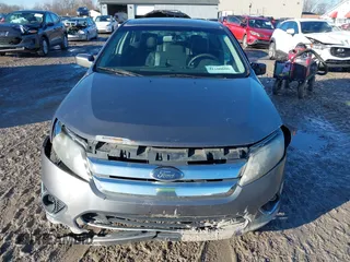 2010 Ford Fusion Hybrid with VIN 3FADP0L39AR125251, listed as a IAAI auction lot 41100606 with 235,612 mi miles. Bid and sale history available at carsss.com. Image 12.