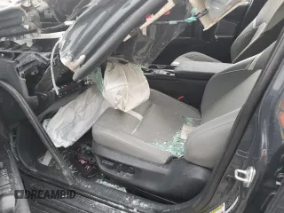 2025 Toyota Camry LE z VIN 4T1DAACK1SU542071, wystawiony jako Copart lot #54519935 z przebiegiem Nie podano mil oraz Nie do naprawy • Non repairable. Historia ofert i sprzedaży dostępna na DreamBid. Obrazek 7.