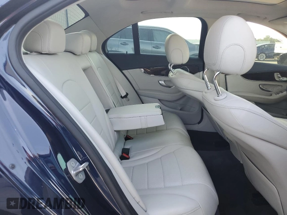 2017 Mercedes-Benz C 300 с VIN 55SWF4JB7HU188608, выставлен на аукционе Copart как лот 57176555 с пробегом 58 856 миль миль и Списание • Salvage title. История ставок и продаж доступна на DreamBid. Изображение 10.