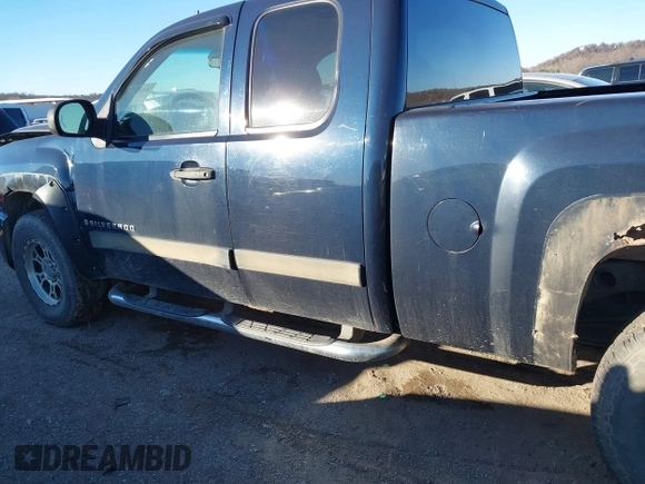 2007 Chevrolet Silverado 1500 1LT with VIN 1GCEK19007Z525378, listed as a IAAI auction lot 41217202 with Not Provided miles and . Bid and sale history available at DreamBid. Image 14.