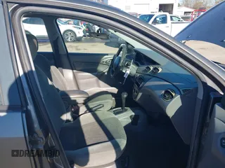 2003 Ford Focus SE Fleet с VIN 1FAFP36363W199085, выставлен на аукционе IAAI как лот 41832671 с пробегом 160 015 миль миль и . История ставок и продаж доступна на DreamBid. Изображение 5.