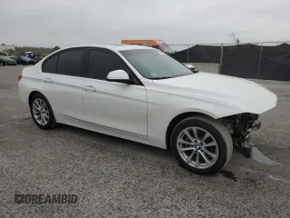 2017 BMW 3 Series 320i z VIN WBA8A9C39HK863984, wystawiony jako Copart lot #47927845 z przebiegiem 82 891 mil mil oraz Szkoda całkowita • Salvage title. Historia ofert i sprzedaży dostępna na DreamBid. Obrazek 4.