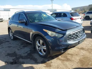 2009 Infiniti FX z VIN JNRAS18U19M100853, wystawiony jako IAAI lot #38981593 z przebiegiem 204 236 mil mil oraz . Historia ofert i sprzedaży dostępna na DreamBid. Obrazek 1.