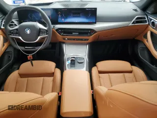 2025 BMW i4 eDrive40 z VIN WBY23HD06SFT99682, wystawiony jako Copart lot #55435735 z przebiegiem 3431 mil mil oraz Szkody całkowita. Historia ofert i sprzedaży dostępna na DreamBid. Obrazek 8.
