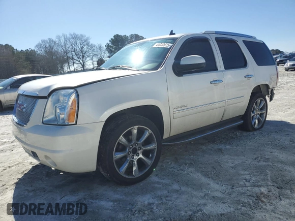 2014 GMC Yukon Denali with VIN 1GKS2EEF0ER130588, listed as a Copart auction lot 45232075 with 193,677 mi miles and Salvage Title. Bid and sale history available at carsss.com. Image 1.