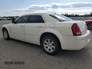 2007 Chrysler 300 Touring z VIN 2C3KA53G27H859368, wystawiony jako Copart lot #55089035 z przebiegiem 181 841 mil mil oraz Szkoda całkowita • Salvage title. Historia ofert i sprzedaży dostępna na DreamBid. Obrazek 2.