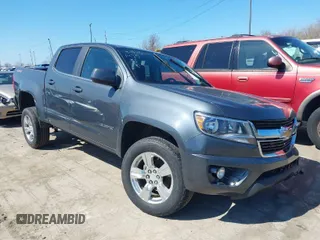 2017 Chevrolet Colorado 4WD LT z VIN 1GCGTCEN0H1159506, wystawiony jako IAAI lot #41886802 z przebiegiem 132 007 mil mil oraz . Historia ofert i sprzedaży dostępna na DreamBid. Obrazek 1.