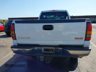 2004 GMC Sierra 2500HD SLE z VIN 1GTHK23U94F238875, wystawiony jako IAAI lot #42162219 z przebiegiem Nie podano mil oraz . Historia ofert i sprzedaży dostępna na DreamBid. Obrazek 16.