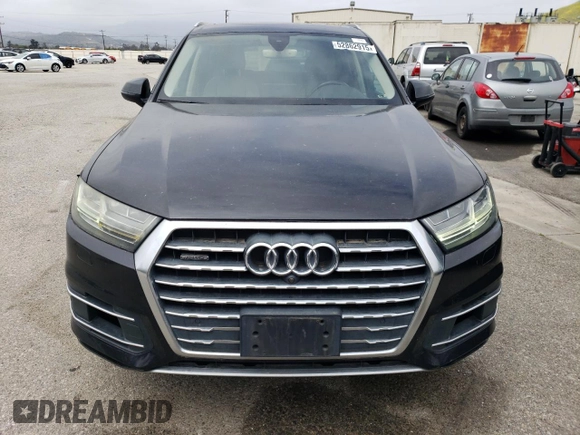 2017 Audi Q7 Premium Plus with VIN WA1LAAF7XHD018234, listed as a Copart auction lot 52862915 with 128,713 mi miles and Clean Title. Bid and sale history available at DreamBid. Image 5.