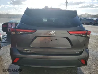 2021 Toyota Highlander XLE with VIN 5TDGZRAH5MS522722, listed as a Copart auction lot 84849504 with 0 mi miles and Salvage Title. Bid and sale history available at carsss.com. Image 6.
