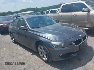 2012 BMW 3 Series 328i z VIN WBA3A5C53CF345147, wystawiony jako IAAI lot #42667494 z przebiegiem 111 008 mil mil oraz . Historia ofert i sprzedaży dostępna na DreamBid. Obrazek 1.
