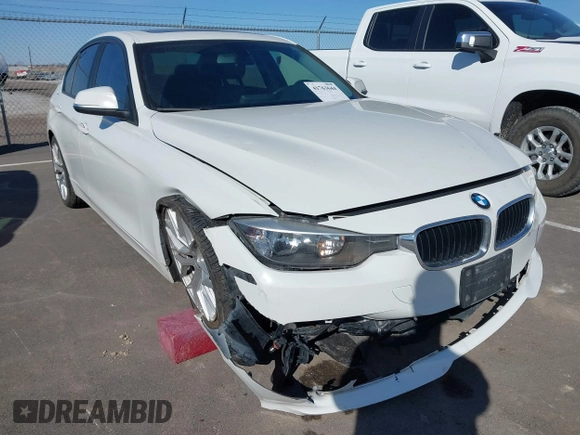 2015 BMW 3 Series 320i xDrive z VIN WBA3C3C55FK202033, wystawiony jako IAAI lot #41763644 z przebiegiem 90 816 mil mil oraz . Historia ofert i sprzedaży dostępna na DreamBid. Obrazek 6.