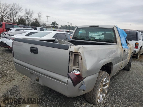 2005 Chevrolet Silverado 1500 LS with VIN 1GCEC14T75Z254816, listed as a Copart auction lot 45102935 with 124,541 mi miles and Salvage title. Bid and sale history available at DreamBid. Image 3.