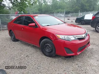 2012 Toyota Camry L z VIN 4T1BF1FK1CU514714, wystawiony jako IAAI lot #42393085 z przebiegiem 242 301 mil mil oraz . Historia ofert i sprzedaży dostępna na DreamBid. Obrazek 1.