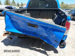 2020 Toyota Tacoma SR5 z VIN 3TMCZ5AN5LM337632, wystawiony jako IAAI lot #42203628 z przebiegiem 39 831 mil mil oraz . Historia ofert i sprzedaży dostępna na DreamBid. Obrazek 6.