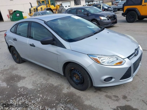2013 Ford Focus S with VIN 1FADP3E21DL198154, listed as a IAAI auction lot 41837362 with NaN miles. Bid and sale history available at carsss.com. Image 1.