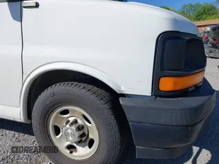 2017 Chevrolet Express Cargo with VIN 1GCZGHFF2H1117517, listed as a IAAI auction lot 42126231 with 289,653 mi miles and . Bid and sale history available at DreamBid. Image 21.